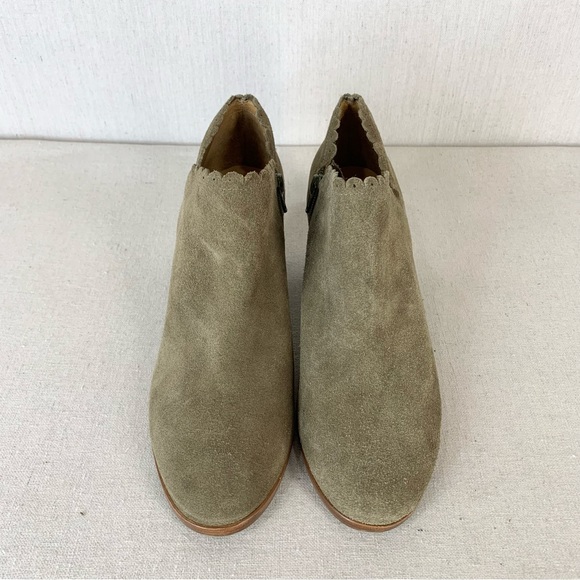 Jack Rogers NWOT Marianne Suede Leather Scalloped Edge Ankle Booties - Size 9.5 - Picture 3 of 16
